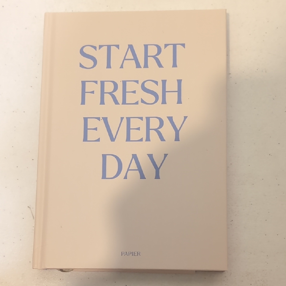 Start Fresh Everyday Papier Cream and Blue Daily Planner Journal New 189 Pages